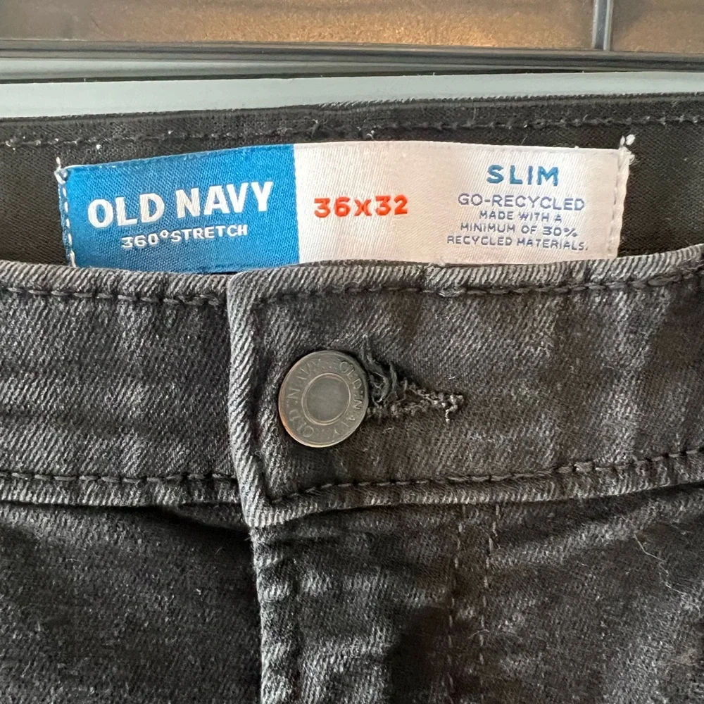 Old Navy Men’s Slim 360 Tech Stretch Jeans - Picture 5 of 5